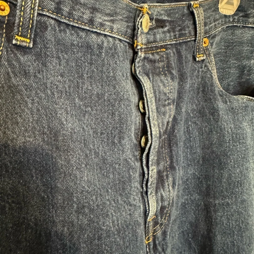 Levi's 36 W x 34 L Dark Blue Straight Jeans
